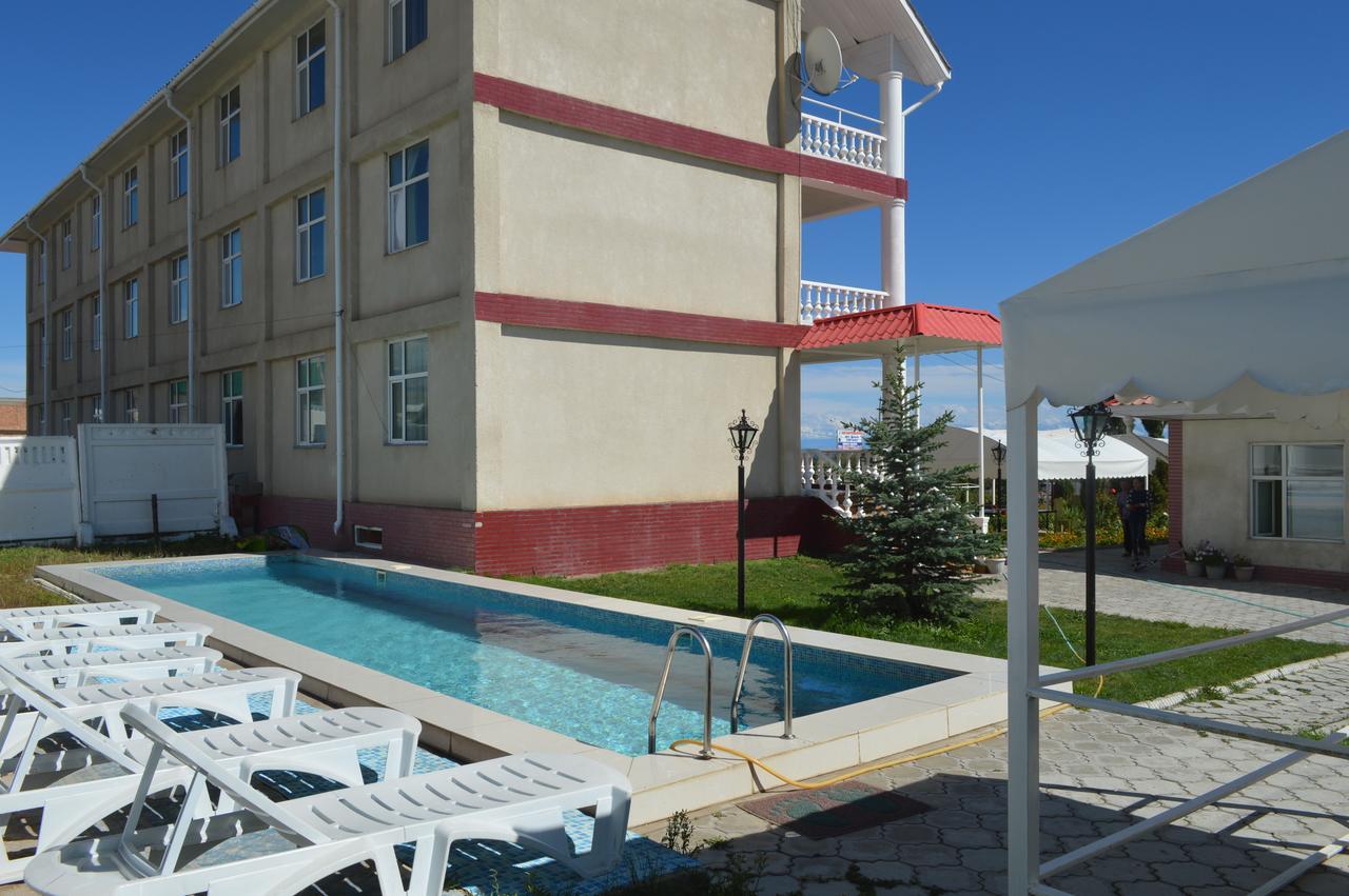 Aquamarine Inn Cholpon-Ata Bagian luar foto